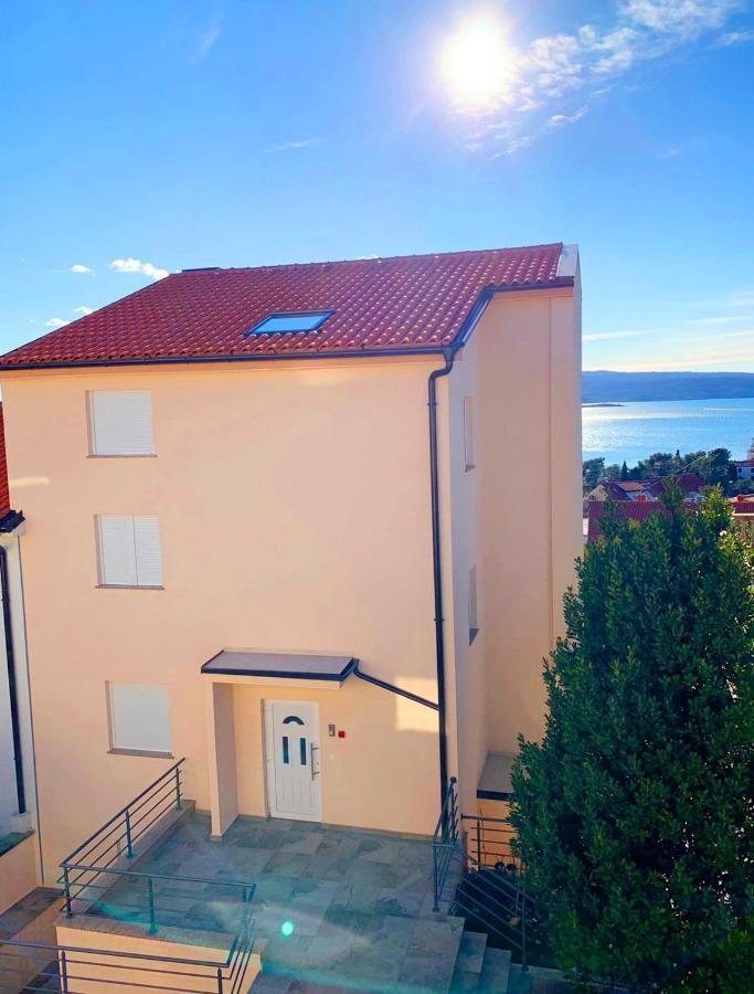 Luxury App Anna Apartment